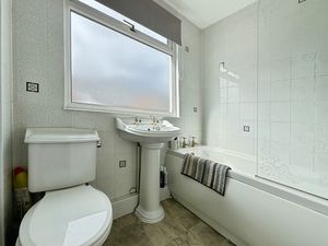 Bathroom - click for photo gallery